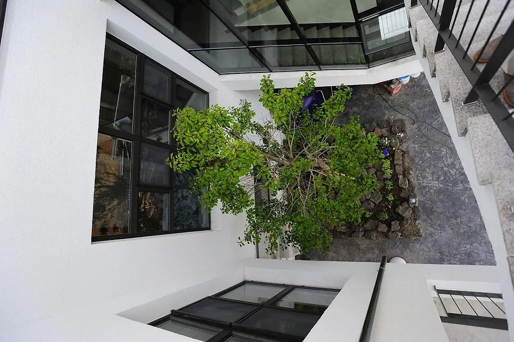 Hannah Guesthouse Jeju 2*,